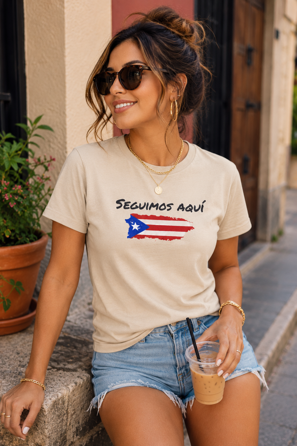 Seguimos Aquí Women's Fitted T-Shirt